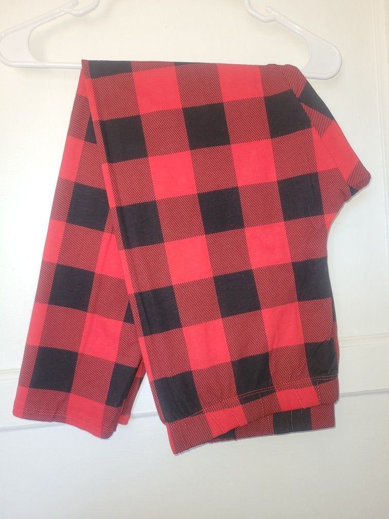 Checkered Leggings. Red And Black Pants. Festive. Holiday Leggings. Rojo Y Negro.