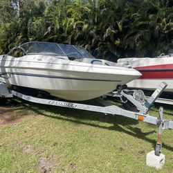 2004 Glastron 195 Bowrider Boat With Trailer.  