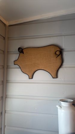 Farm house pig pin up board