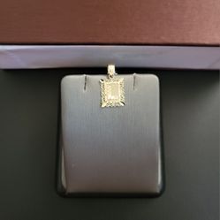 10k Gold Pendant