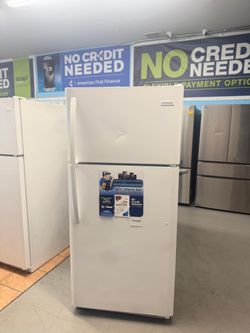 Frigidaire Top and Bottom Refrigerator