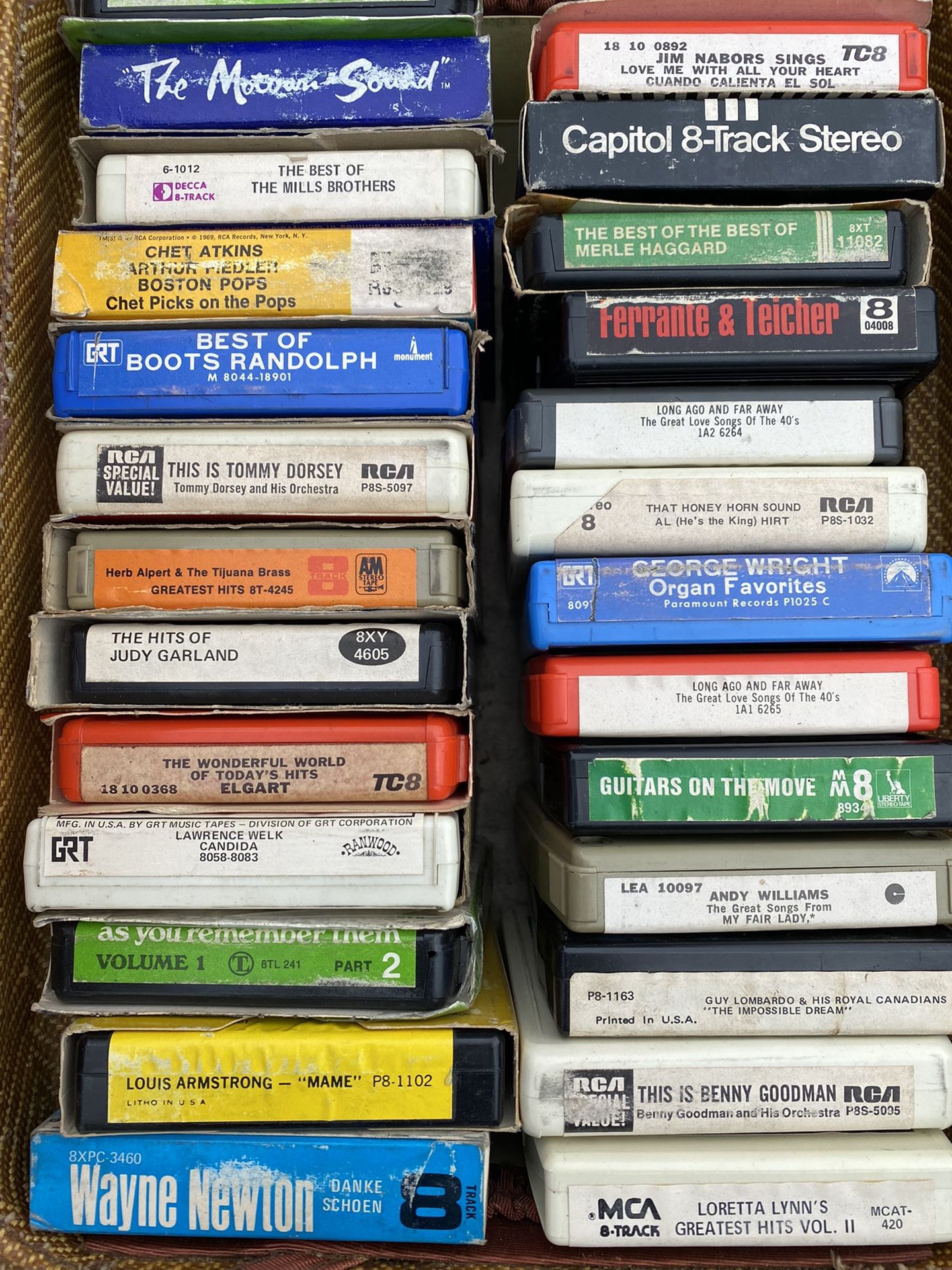 VINTAGE 8 TRACKS CARTRIDGE TAPES