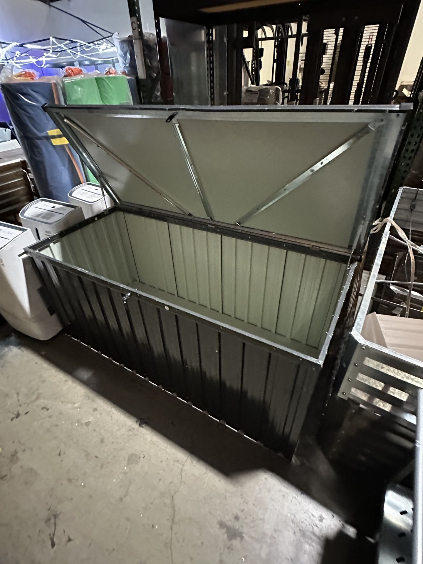 New 200 Gallon 54”x33”x29” Outdoor Metal Storage Box 