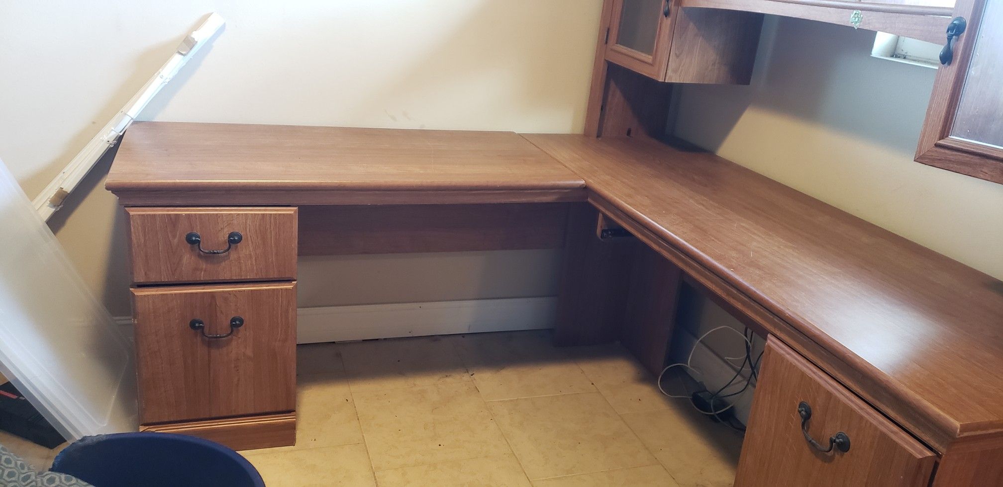 Large Corner desk