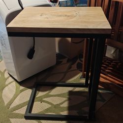 Industrial Modern Wood & Metal C-Shaped Side Table – Sofa/Laptop Table (H26 X 19)