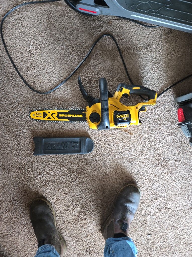 Dewalt Chainsaw 12"