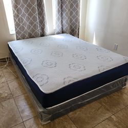 NEW QUEEN-SIZE MATTRESS AND BOX SPRING 💤