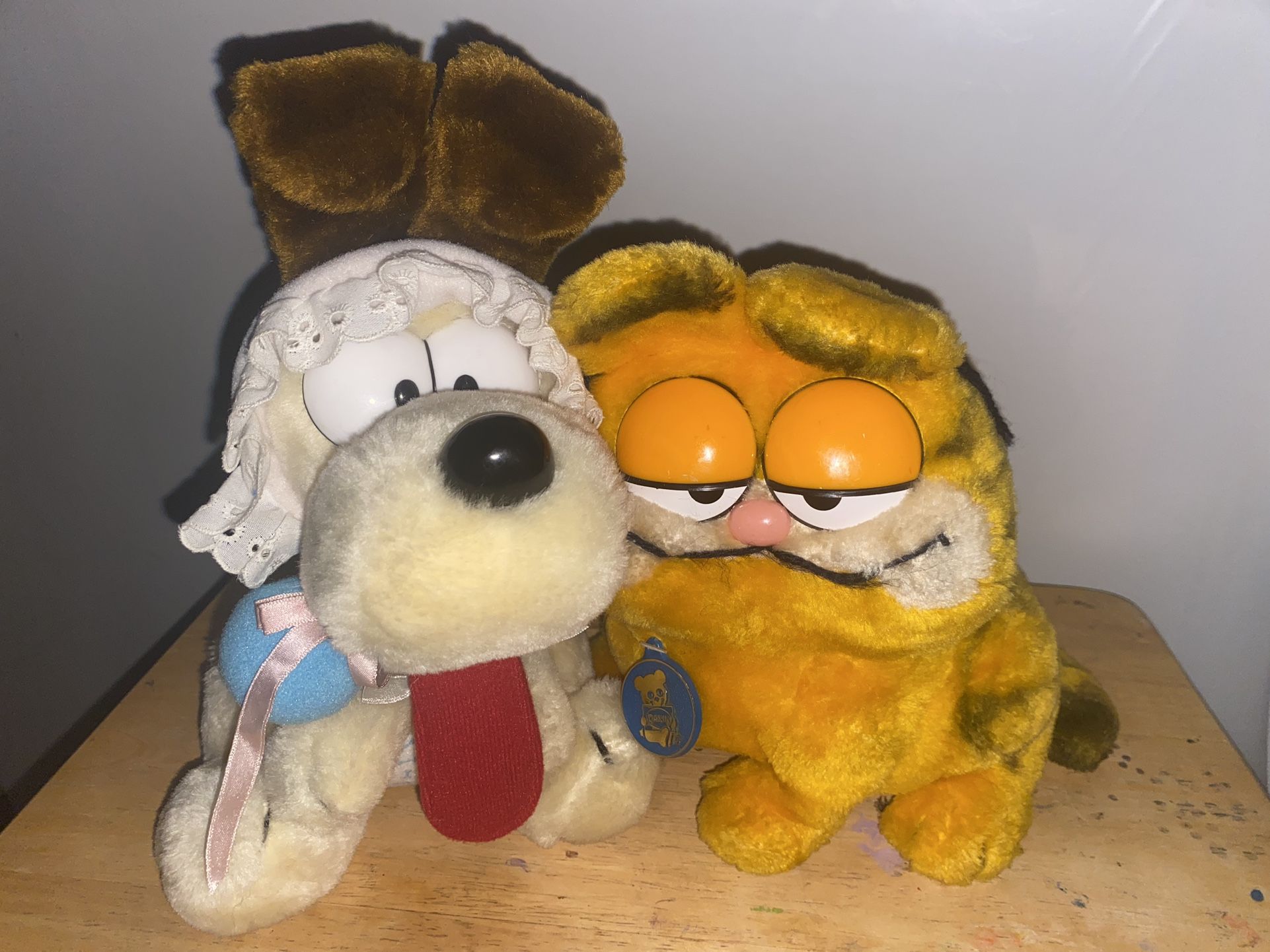Vintage 1981 Garfield and 1983 Odie Plush Dakin Stuffed Animal Toys Approx 9”