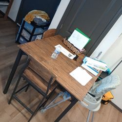 Tall Kitchen Table 4 Tall Chairs 