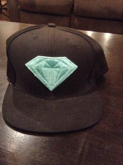 Diamond supply snap back hat