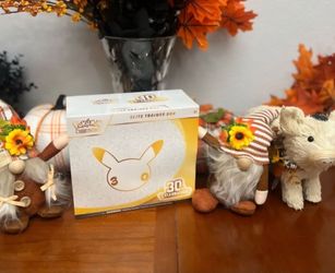 Pokemon 30th Anniversary Elite Trainer Box
