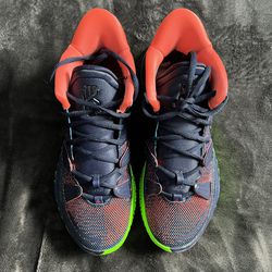 Nike Kyrie 2 Cavs Midnight Navy & Yellow Men's Basketball Shoes for Sale in  Los Angeles, CA - OfferUp