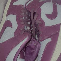 Women’s Air Birds Mid Size 10 