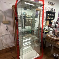 Display Case With Four Adjustable Shelves