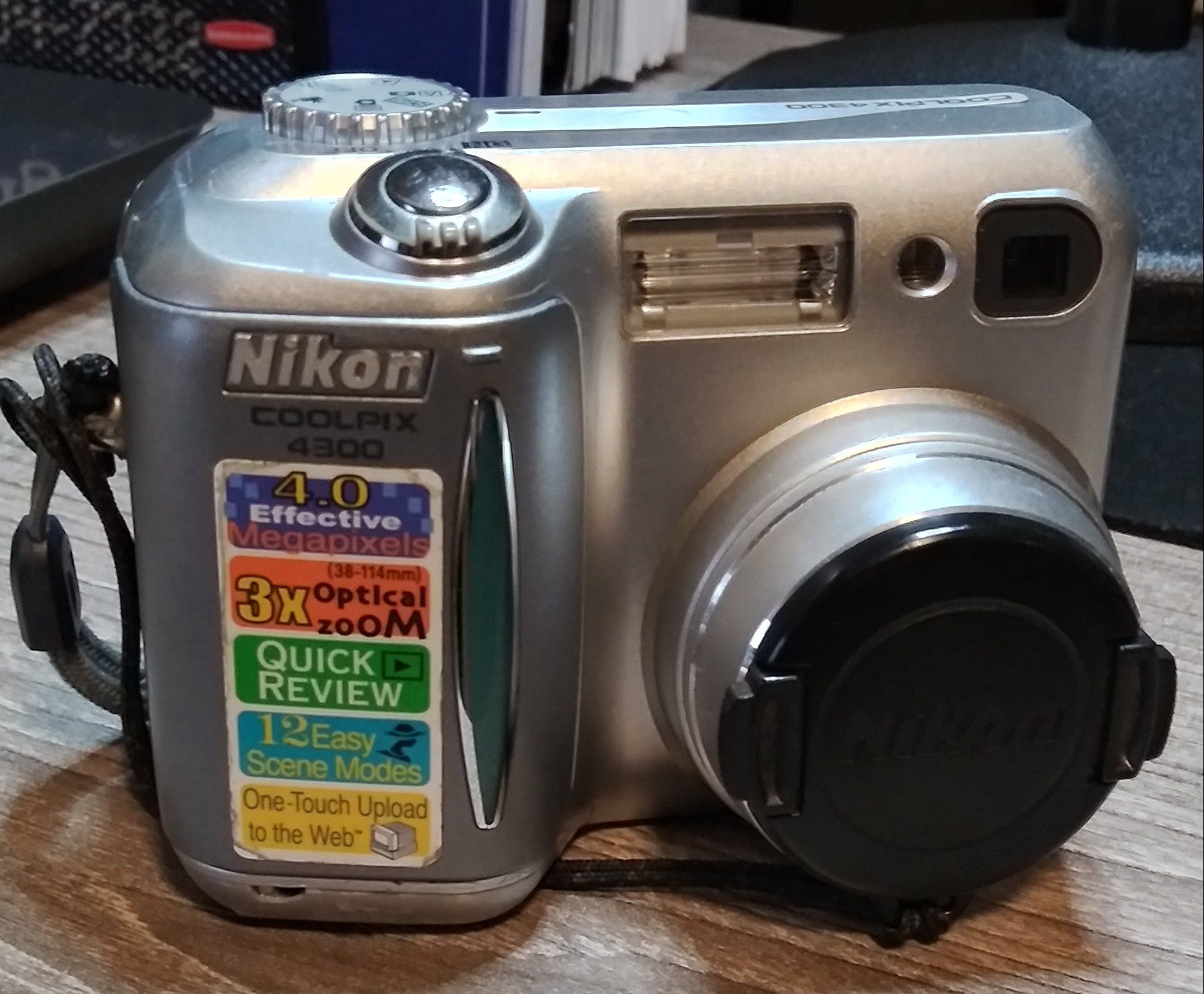 Nikon E4300 Camera