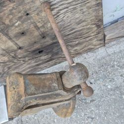 Antique Bench Vise 4in Jaw 