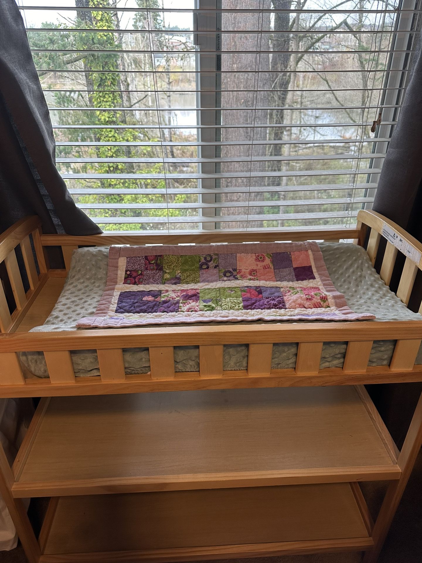 Changing Table With Cushion And Covers