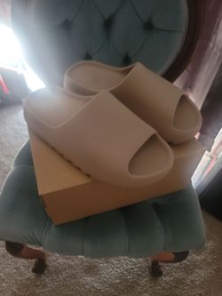 Tan yeezy slides new