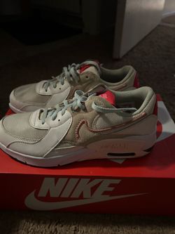 Air Nike size 6 in youth