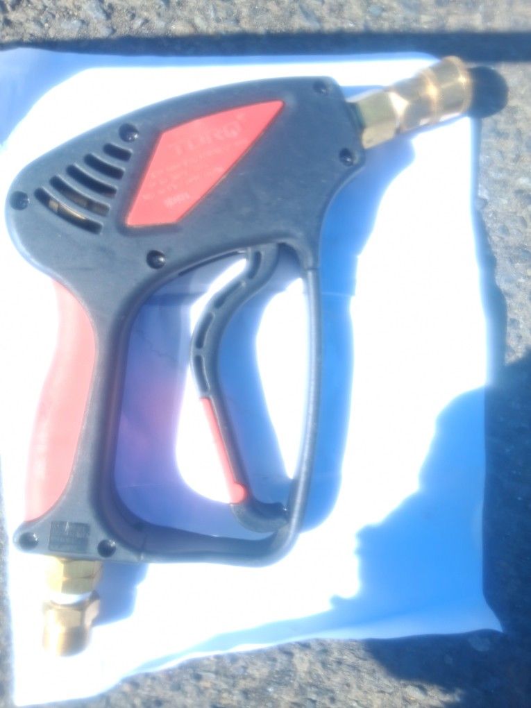 Toro Snub Compact Sprayer/foam