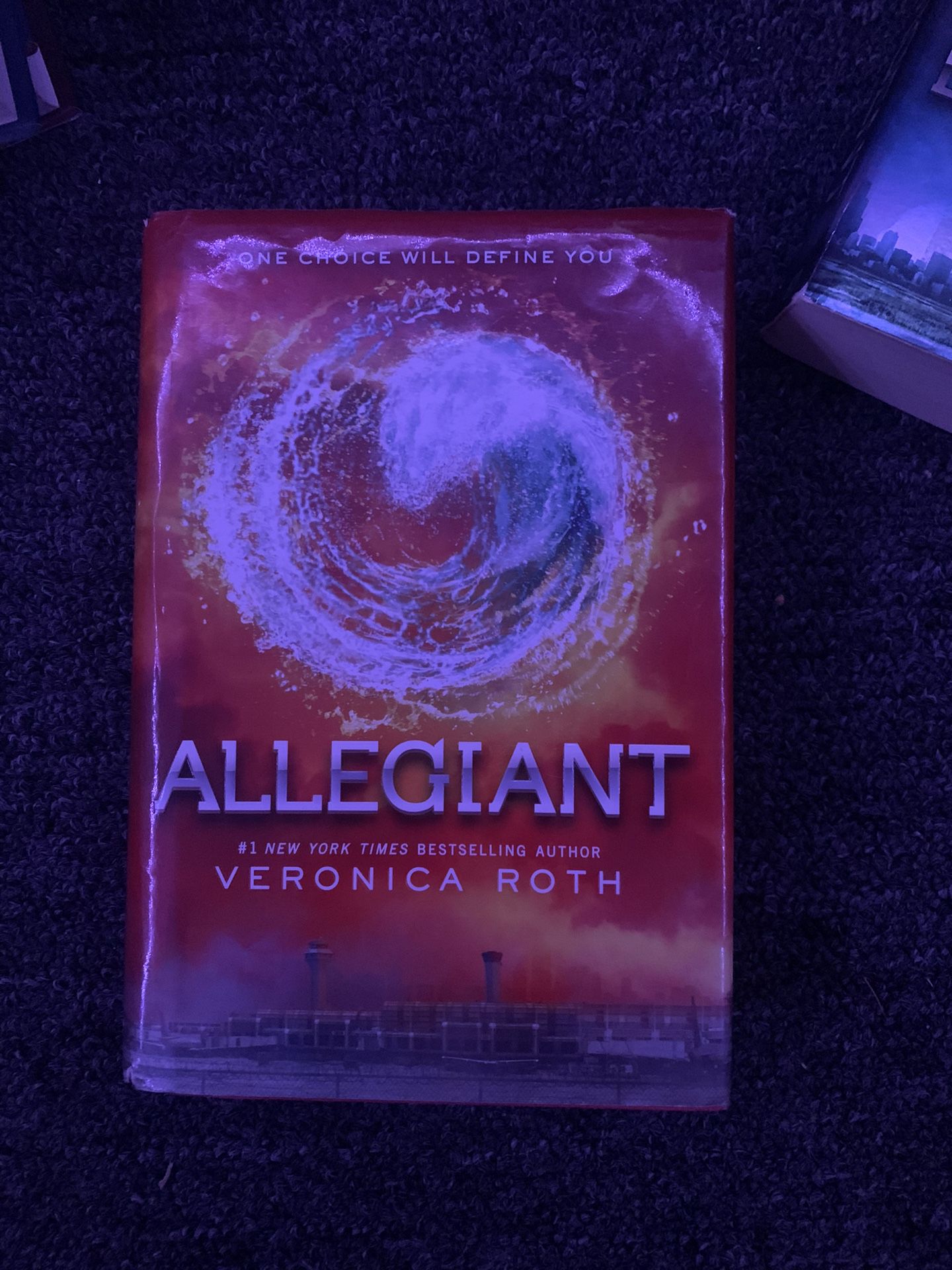 Allegiant, Divergent Series Book #3