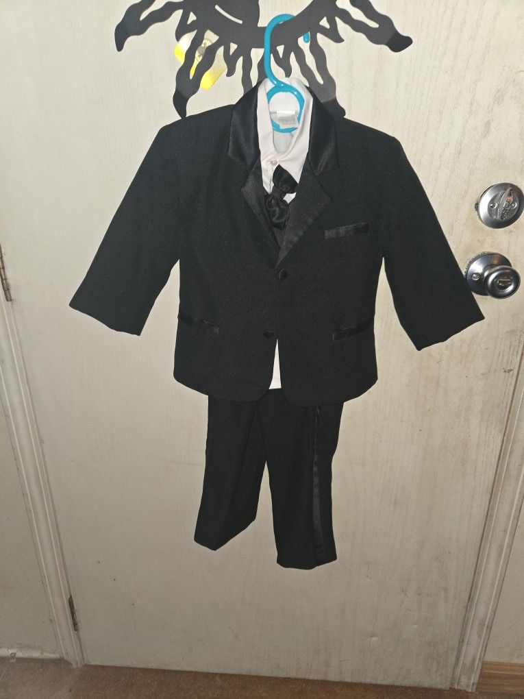 BOYS TUX