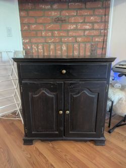 Cabinet / TV Console