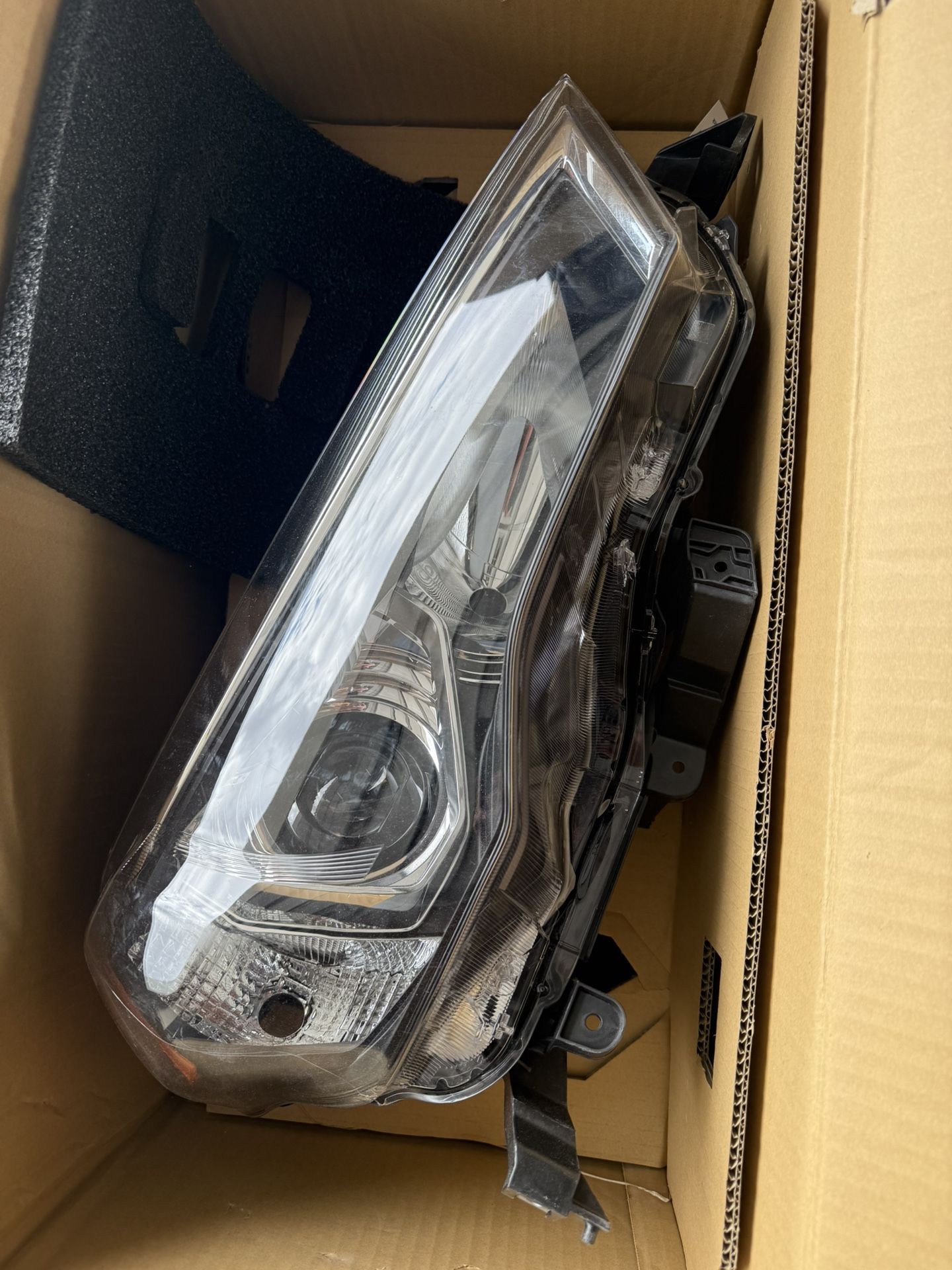 2022 4 Runner Right Side Headlight