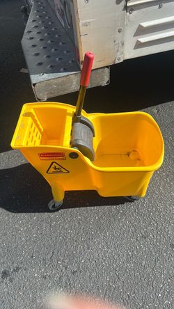 Mop bucket