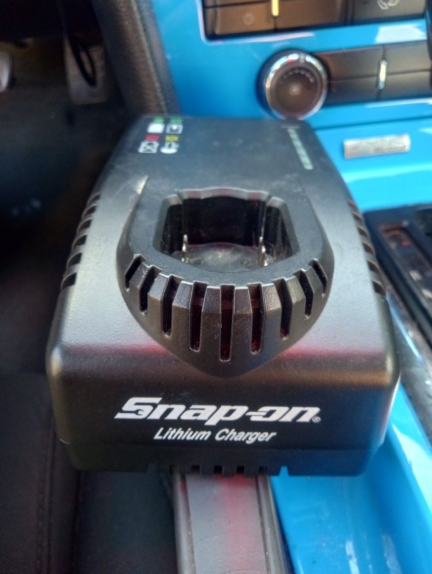 Snap On 14.4 Lithium Battery Charger With Cord