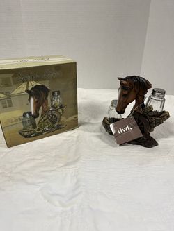 Horse Salt And Pepper Shaker/holder