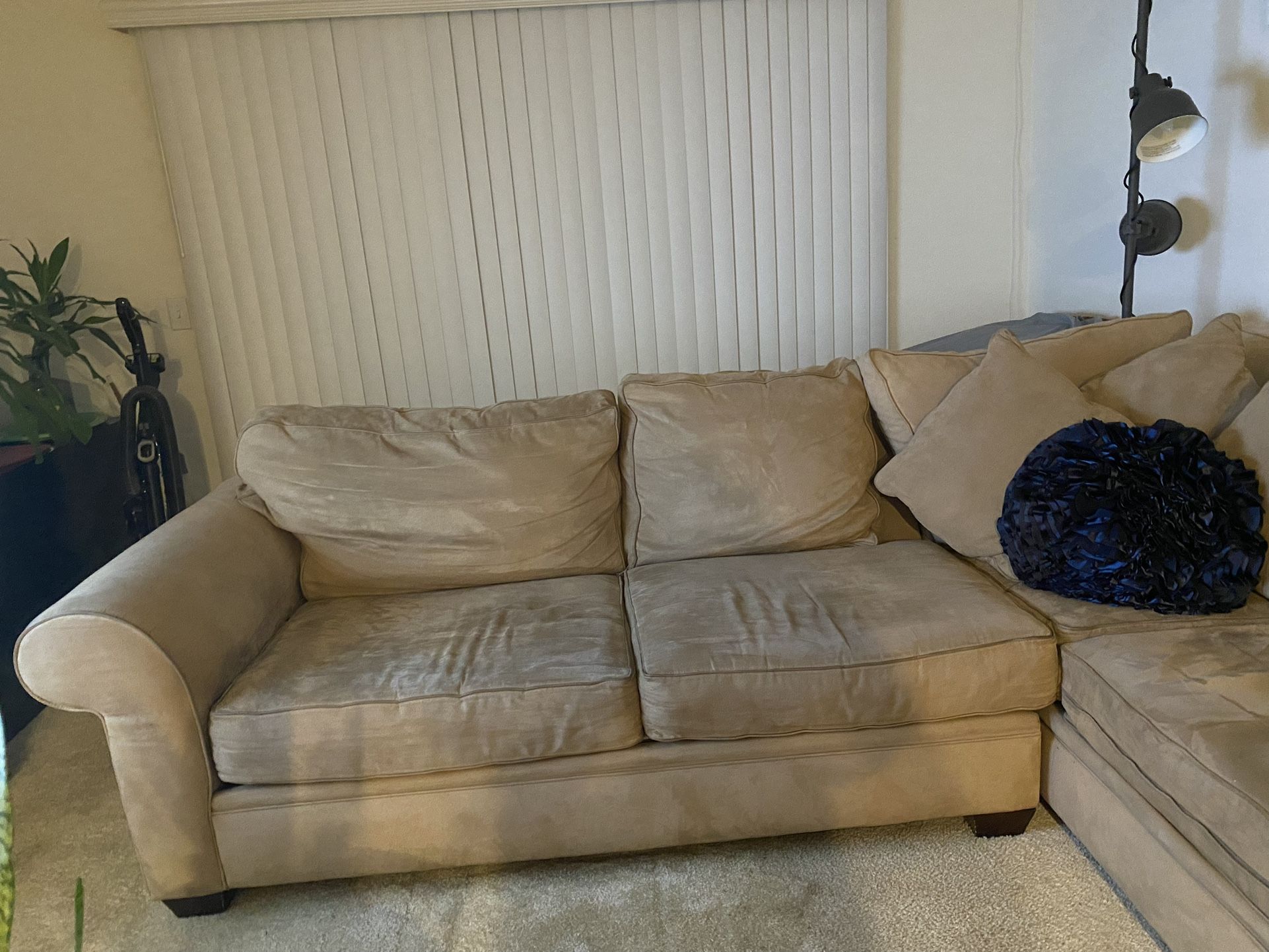 L Shaped Sectional Couch 