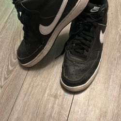 Nike shoes size 9