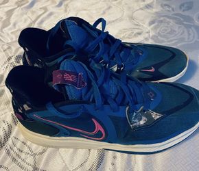 Men’s KYRIE LOW 5, Size 11