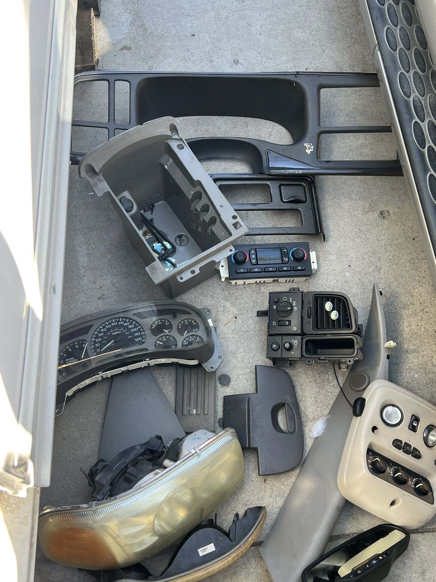 GMC Yukon Denali 2003 Parts