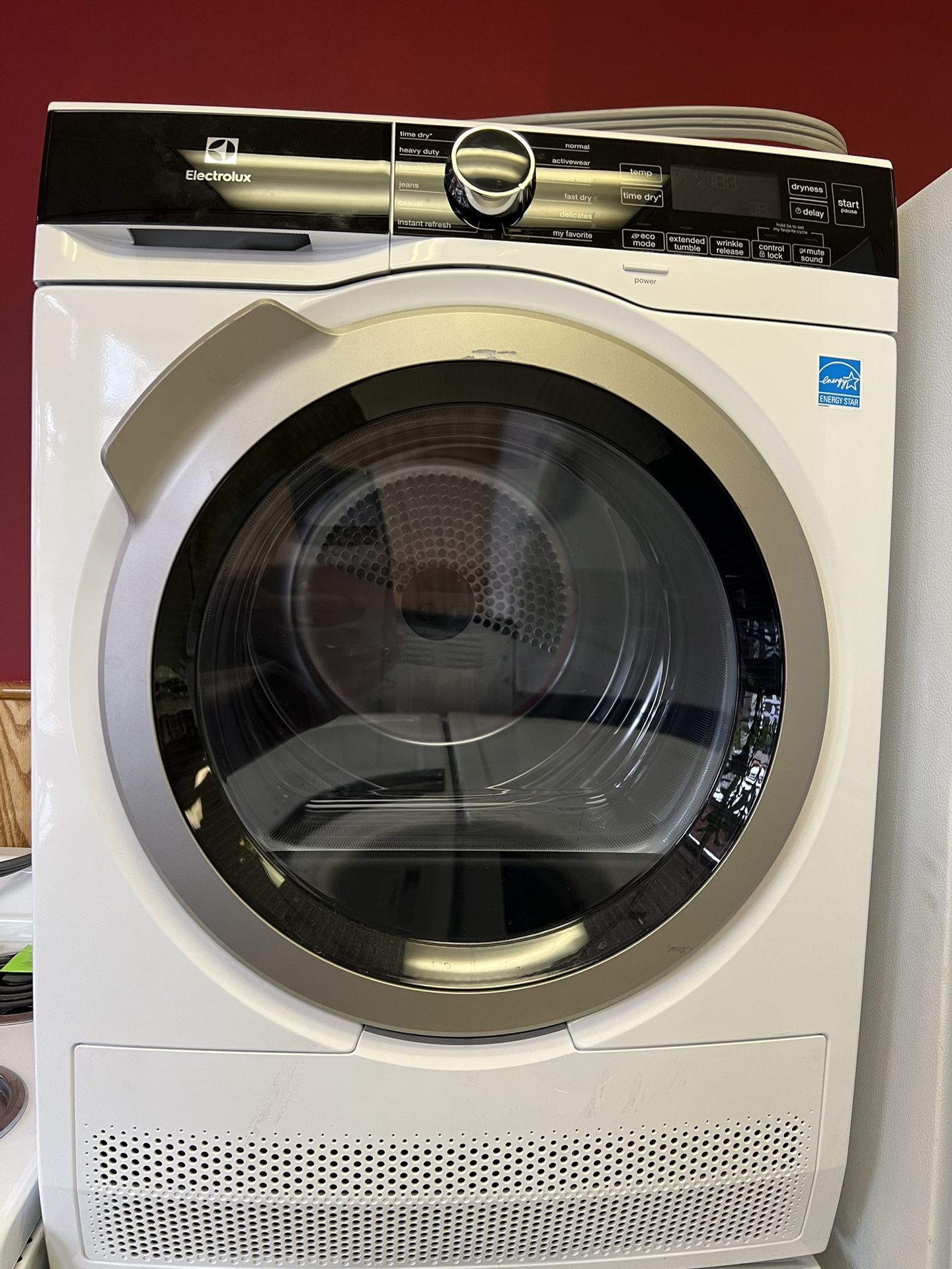 Dryer 24” Electrolux