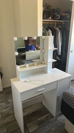 Kids vanity