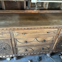 Old Antique Dinner Table And Chairs With Buffet 