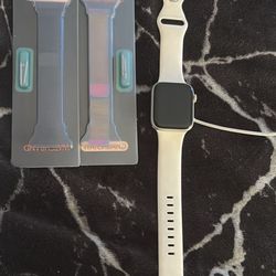 Apple Watch SE 2nd gen (44mm) With Charger And Two New Bands 