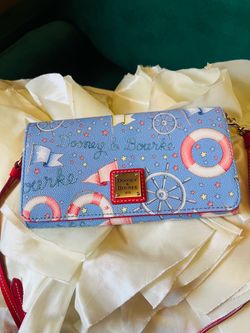 Dooney & Bourke Nautical Crossbody Wallet It’s a Sample Piece from Dooney🎀