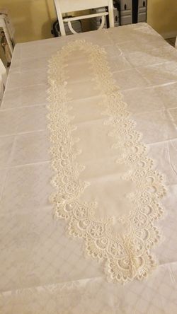 Table Runner (Laced Design)