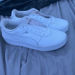 Women’s Pumas Size 9 NO SHOWLACES OR BOX