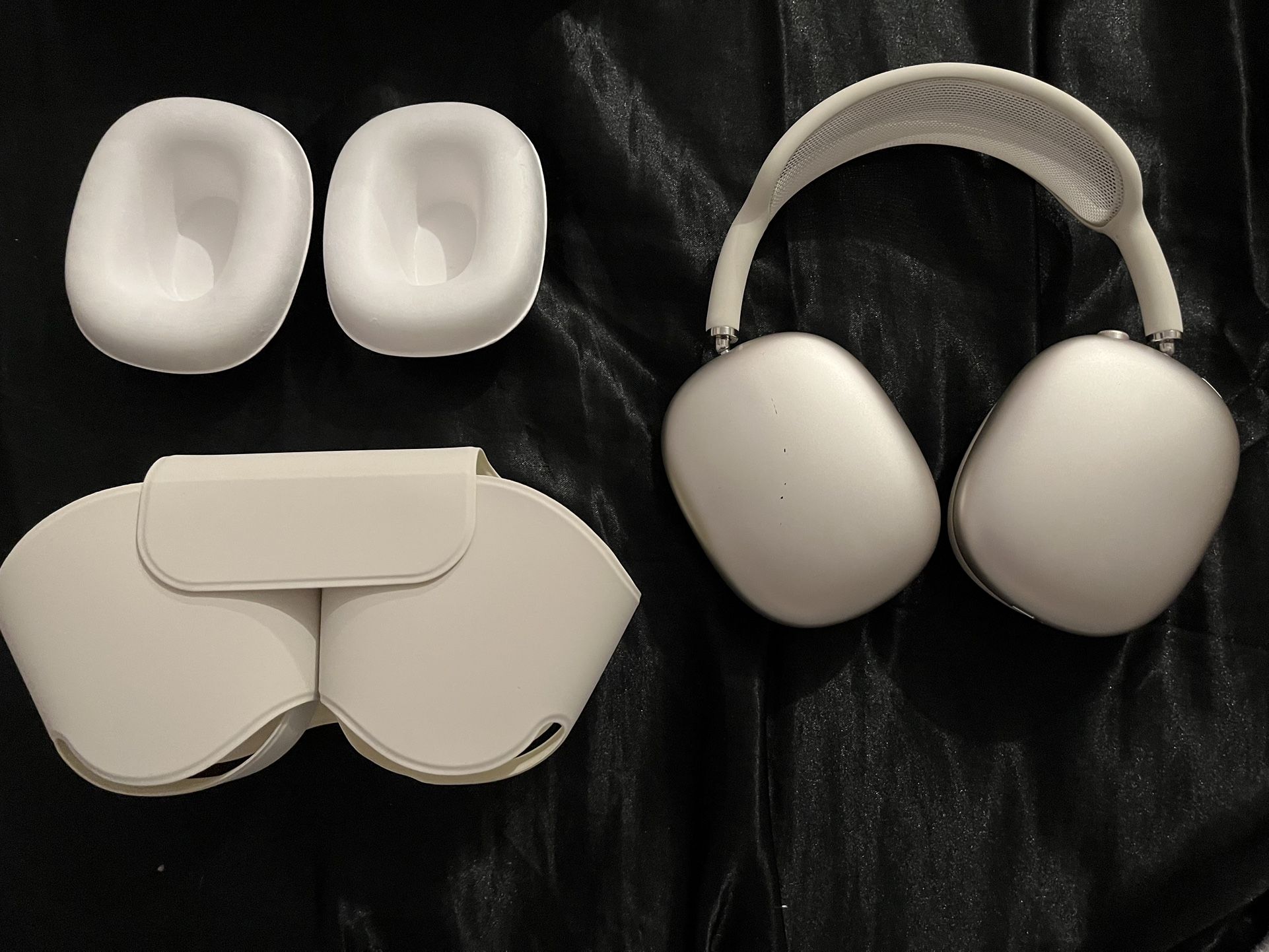 Airpods Pro Max - USB C - worn once 