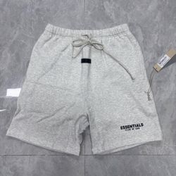 Essentials Shorts 