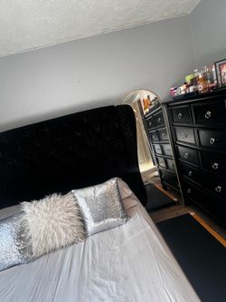 Bedroom set