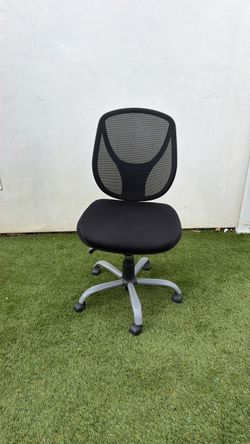 Black Mesh Office Chair with Wheels