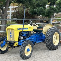 FORD 2000 INDUSTRIAL Gas Tractor 