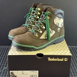 Timberland Juniors Field Boot 6 Inch Nubuck Dark Brown Eagles Green Size 7 NEW
