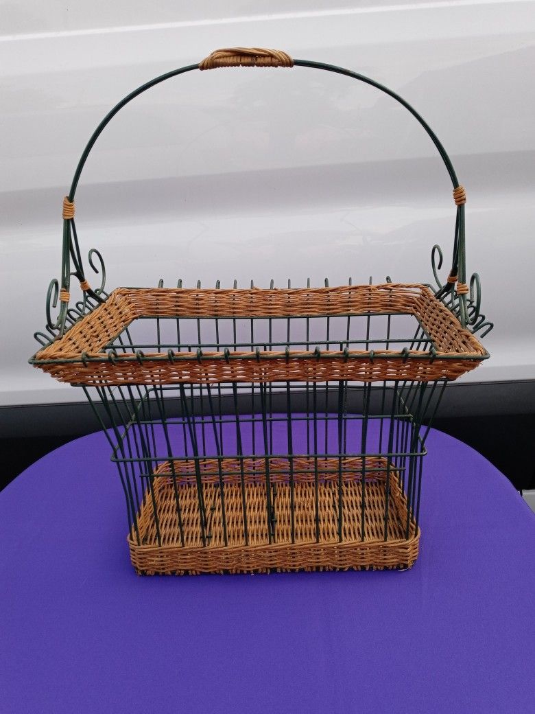 Wicker Basket / Magazine Rack