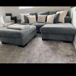 Gray Sectional W Large Ottoman 